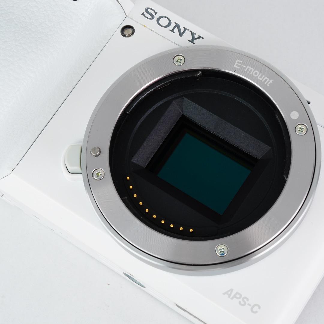 【極美品】SONY ミラーレス 真・α6000 ILCE-6000L ホワイト