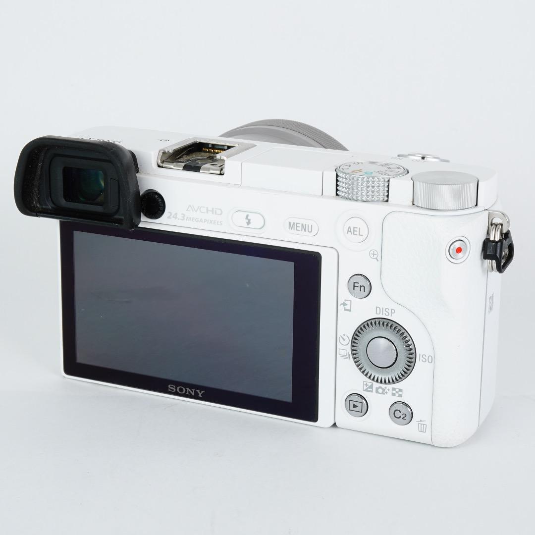 【極美品】SONY ミラーレス 真・α6000 ILCE-6000L ホワイト