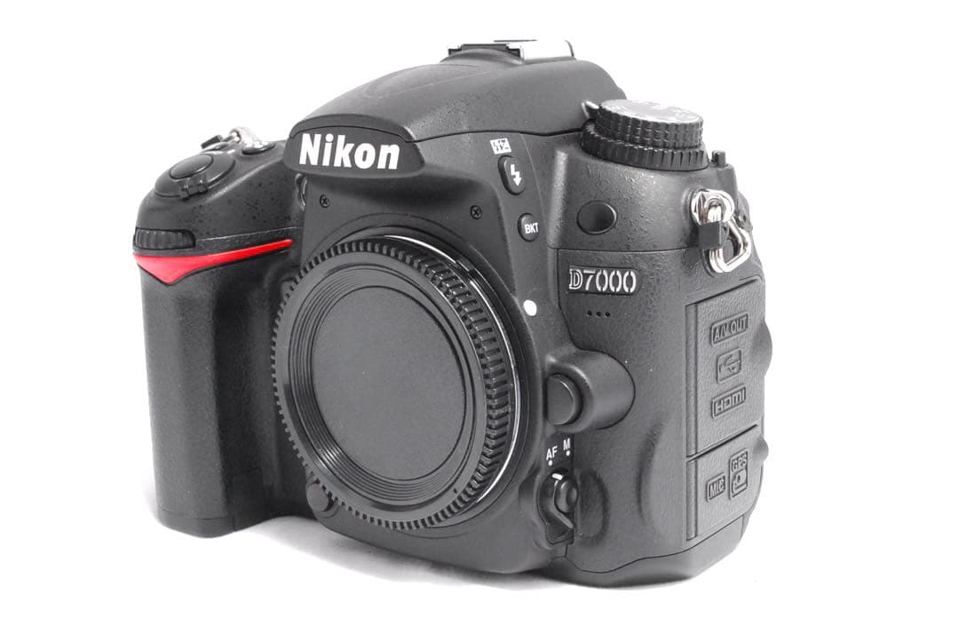 美品✨ニコン D7000✨高速連写＆高画質✨一眼レフ✨カメラデビューセット✨