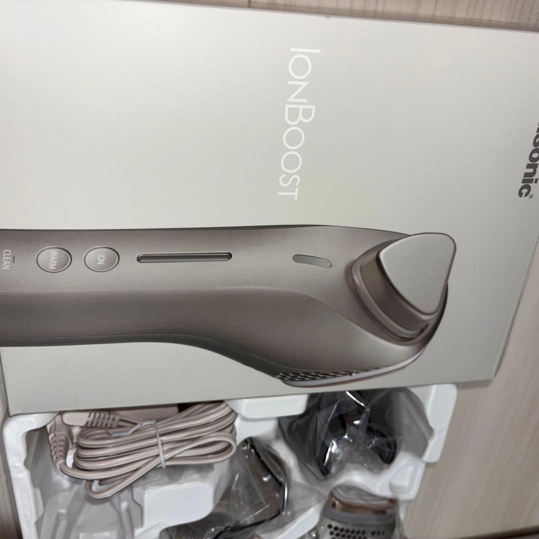 Panasonic ionBoost 美顔器 シルバー