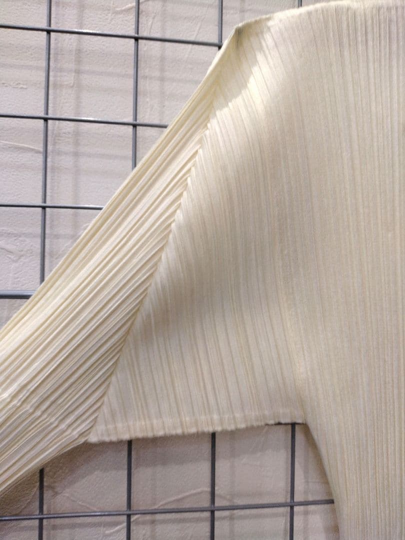 PLEATS PLEASE　プリーツ プリーズ　ブラウス　イッセイミヤケ