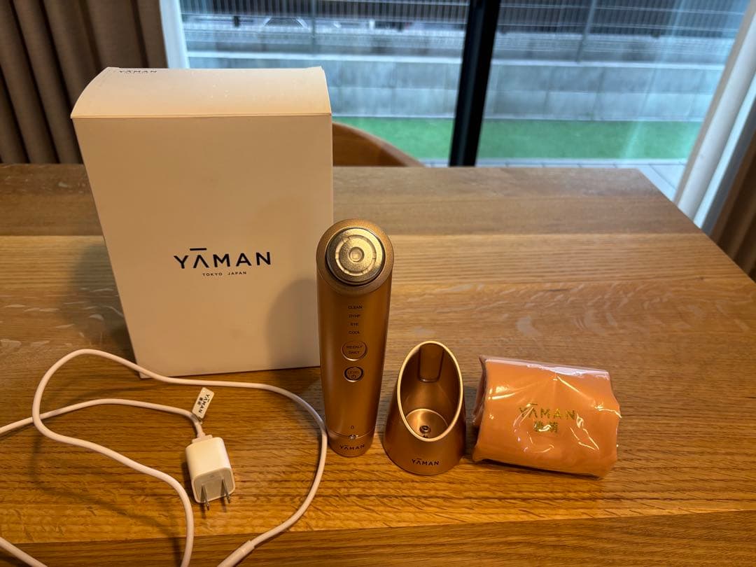 YAMAN 美顔器 美容器　フォトプラス　Shiny M18 充電器・スタンド付