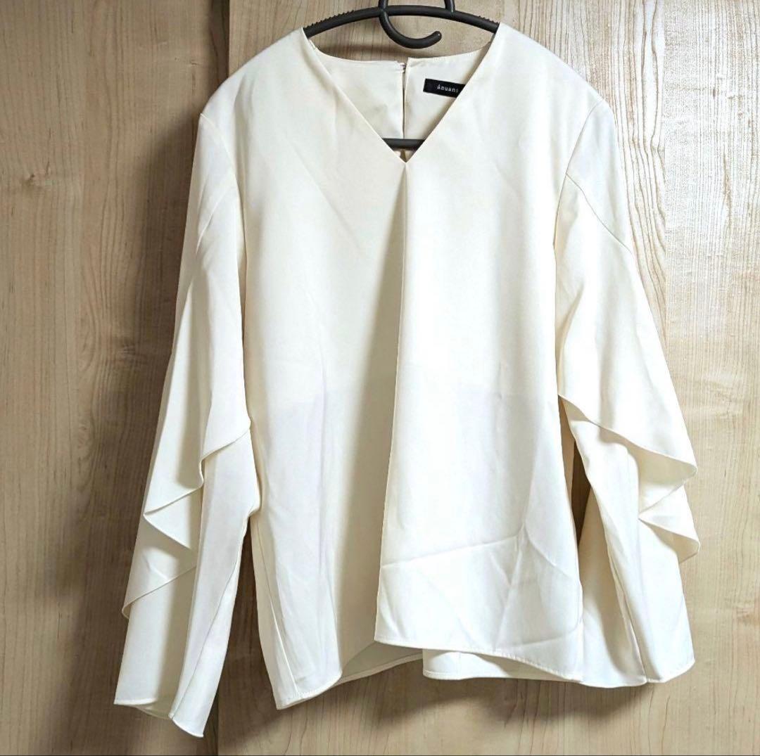 anuans（アニュアンス） ツイストフリルVネックブラウス （IVORY）