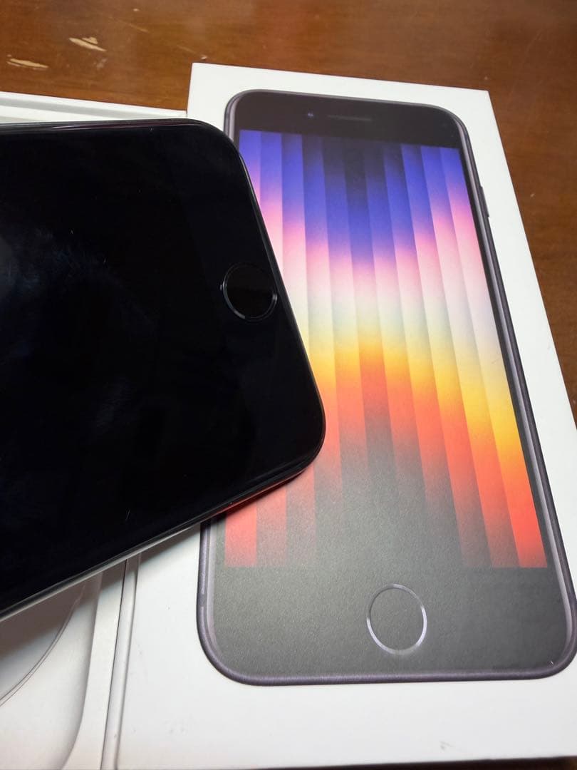 iPhoneSE第3世代　64GB 本体　バッテリー88%