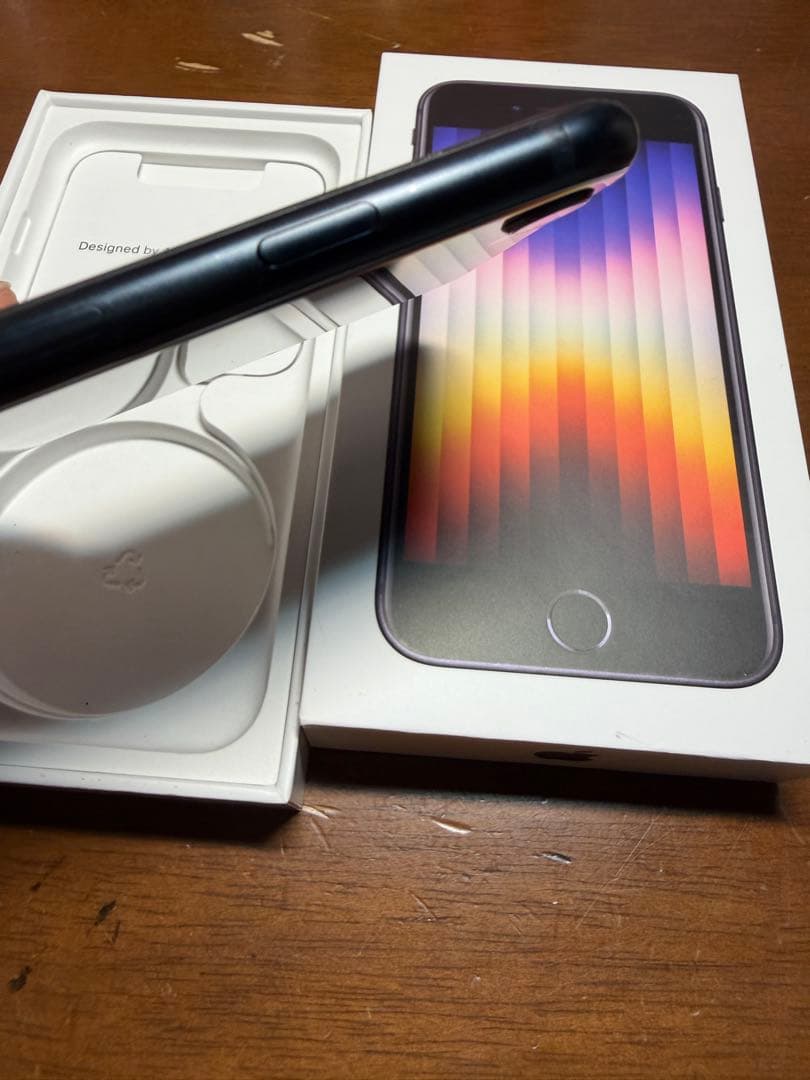 iPhoneSE第3世代　64GB 本体　バッテリー88%