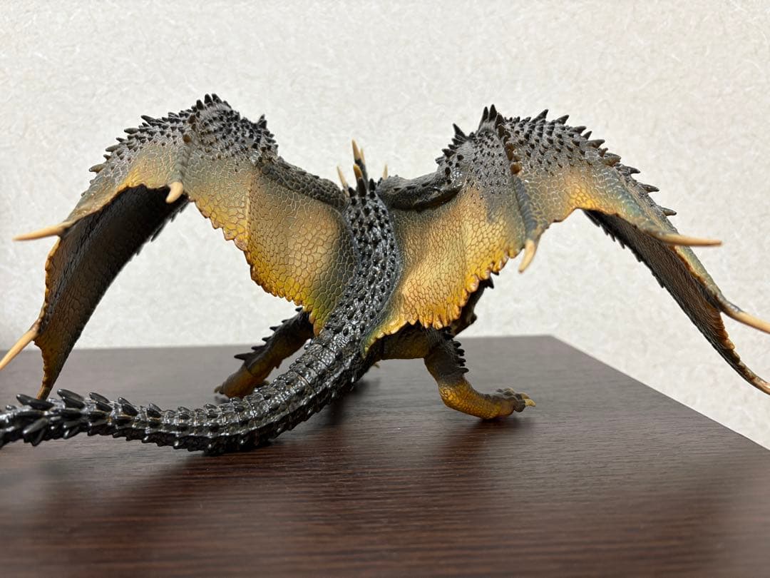 モンスターハンター ネルギガンテ イヴェルカーナ リオレウス フィギュア