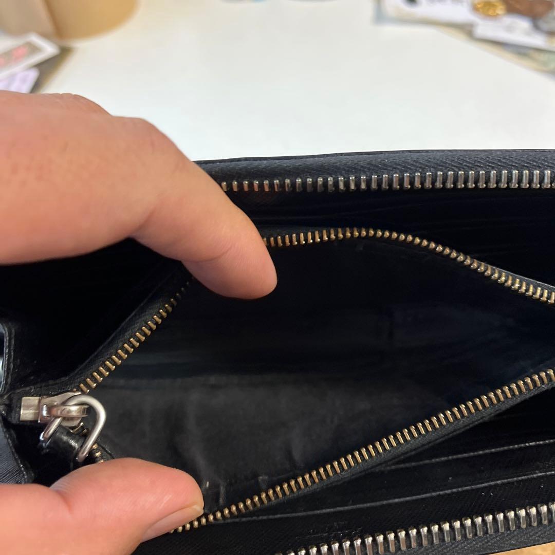 PRADA ブラックレザー 長財布