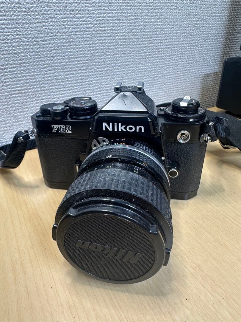 Nikon FE2 / Ai-s ズーム 35mm f2 レンズ、ライト等セット
