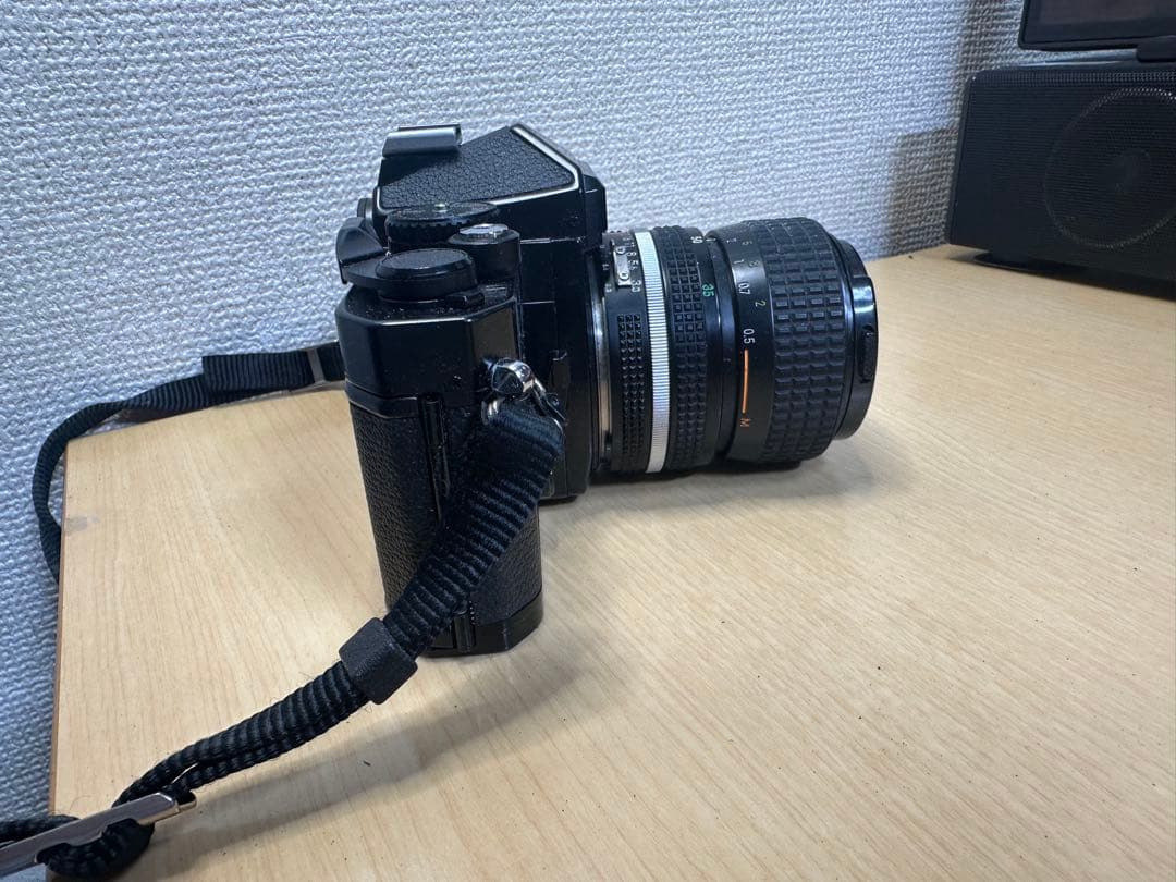 Nikon FE2 / Ai-s ズーム 35mm f2 レンズ、ライト等セット