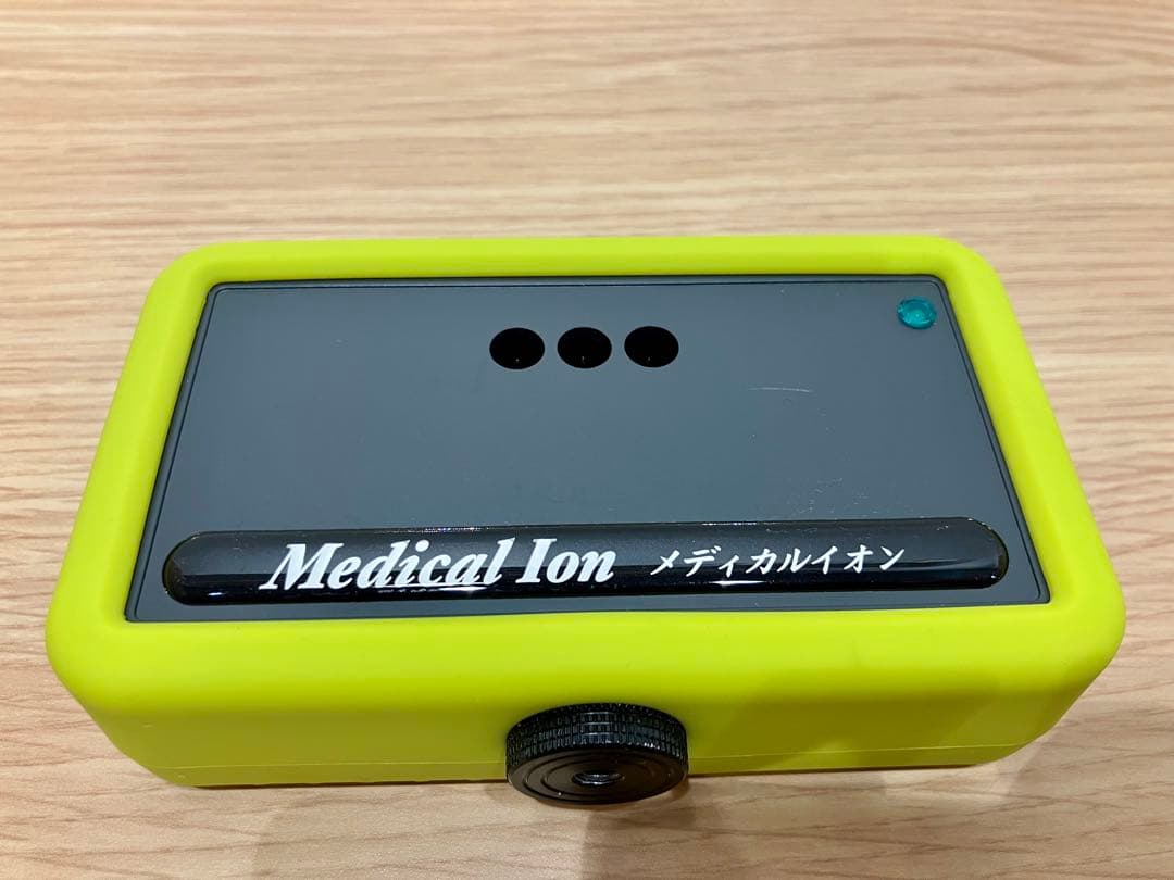 メディカルイオンミニ　大量マイナスイオン発生器　短時間使用／動作確認済み