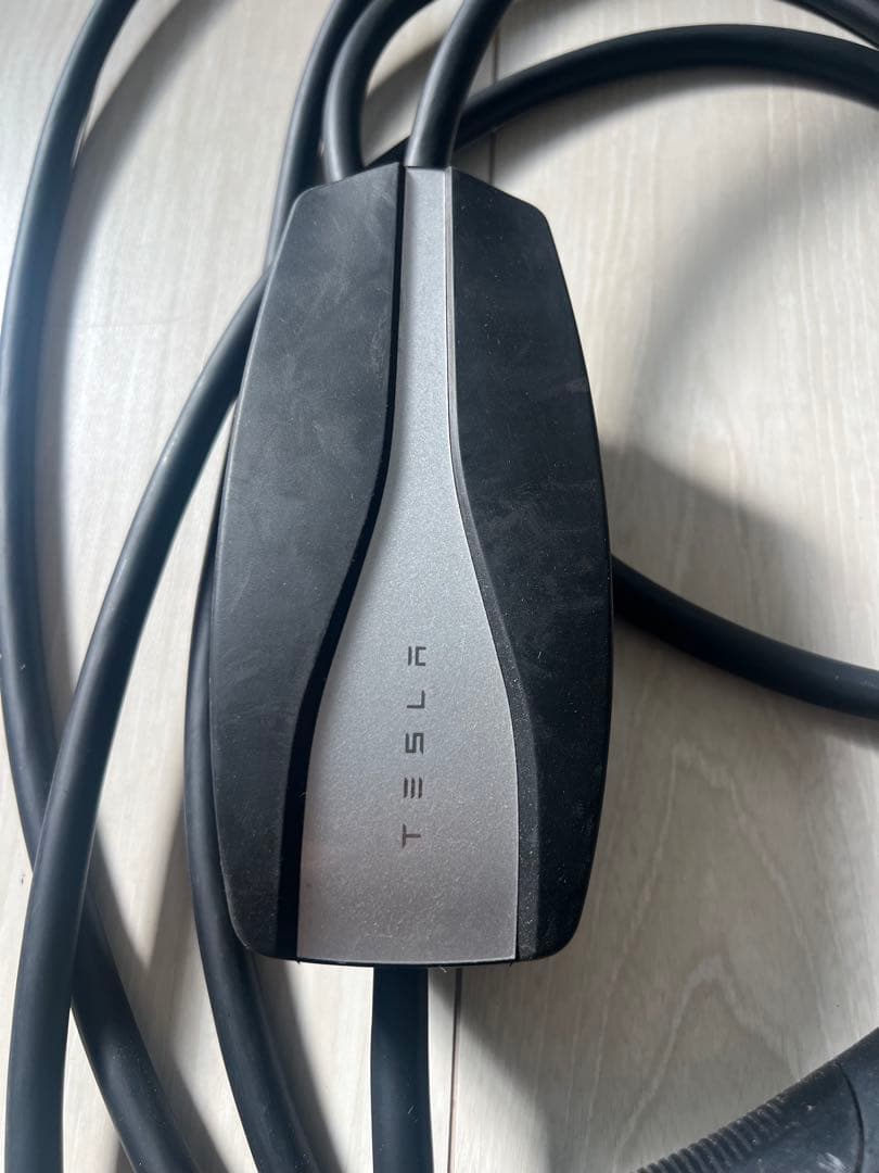 TESLA純正 「GEN Ⅱ モバイルコネクター」と「J1772 変換機」セット