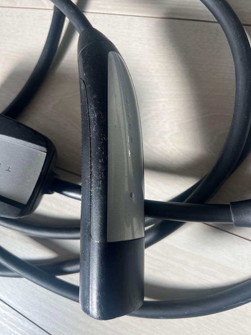 TESLA純正 「GEN Ⅱ モバイルコネクター」と「J1772 変換機」セット