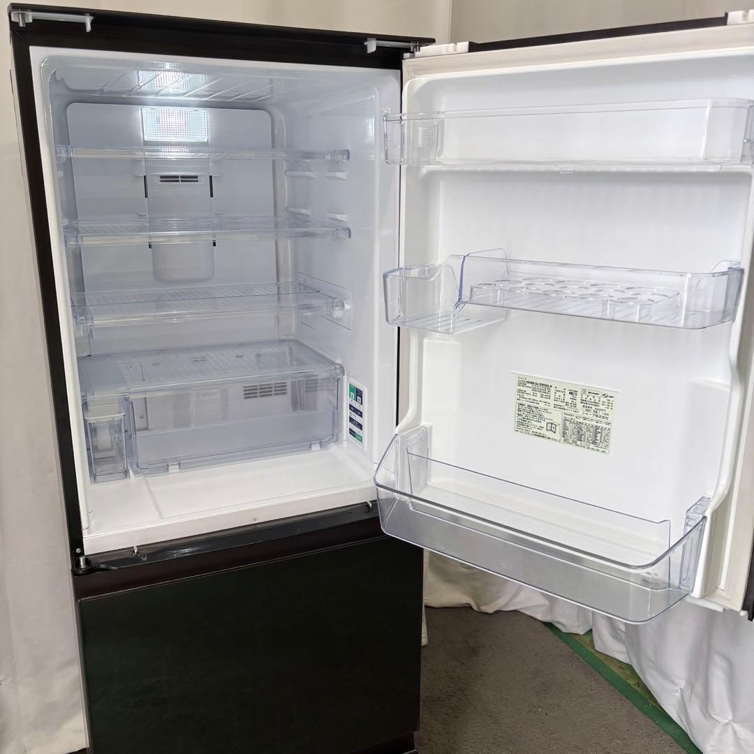 冷蔵庫　シャープ　300ℓ級　赤　プラズマ　自動製氷　両開　設置無料　安い　綺麗