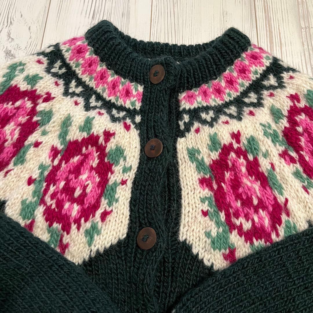 ネパールギルボックス 花柄求心プルオーバー