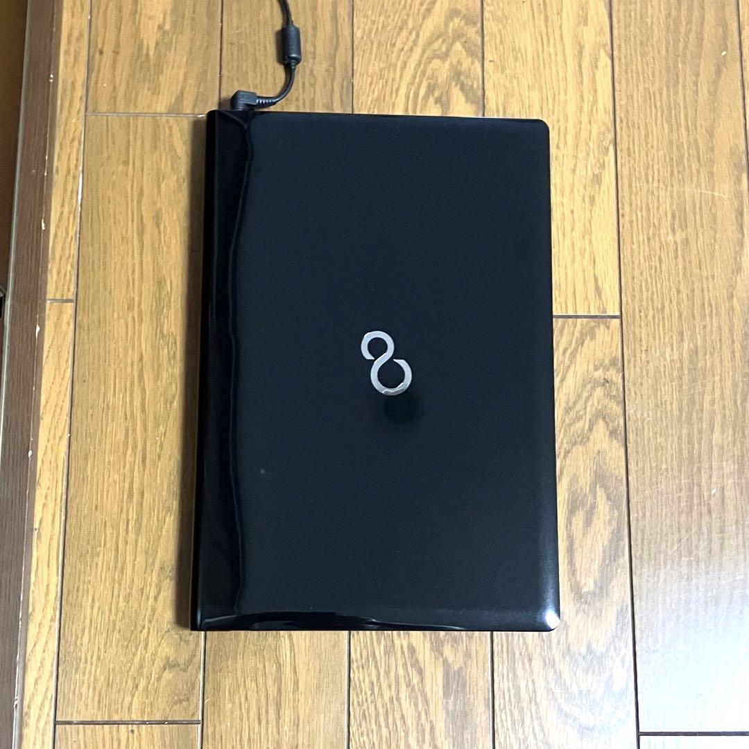 ノートパソコンFUJITSU　LIFEBOOK　AH42/U　FMVA42UB