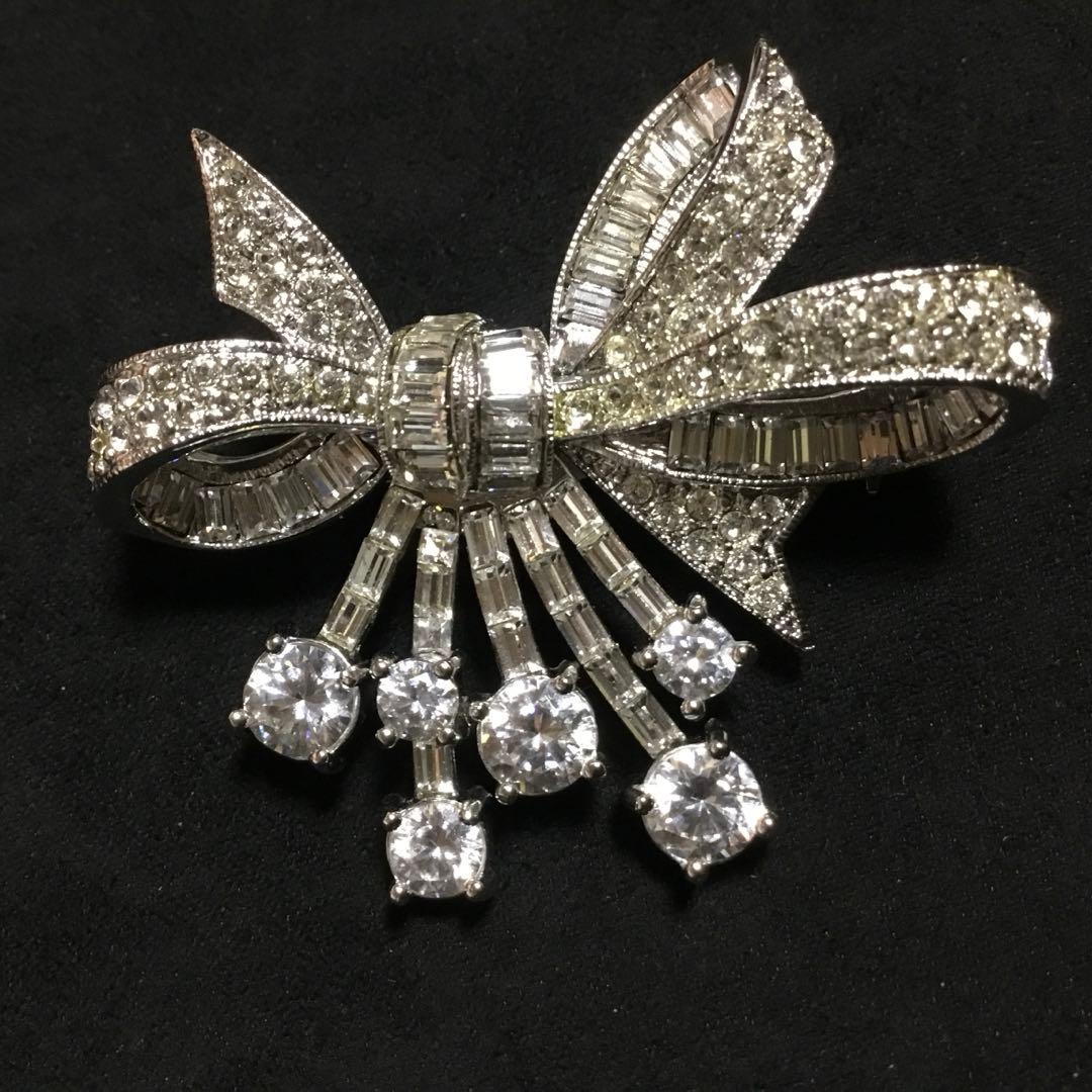 在庫一掃セール中！FOXEY リボンブローチ