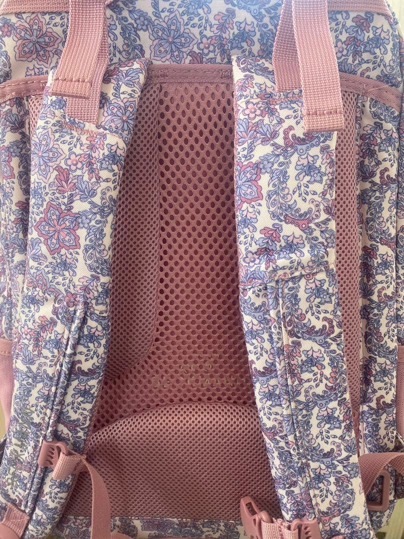 美品　北欧人間工学花柄リュック