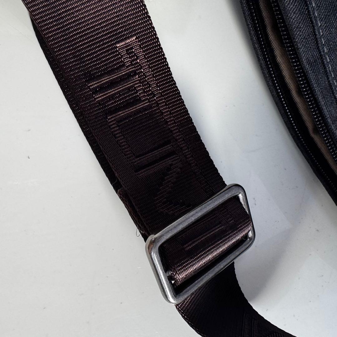 【美品】TUMI トゥミ　ショルダーバッグ　クロスボディ　メンズ　グレー　希少