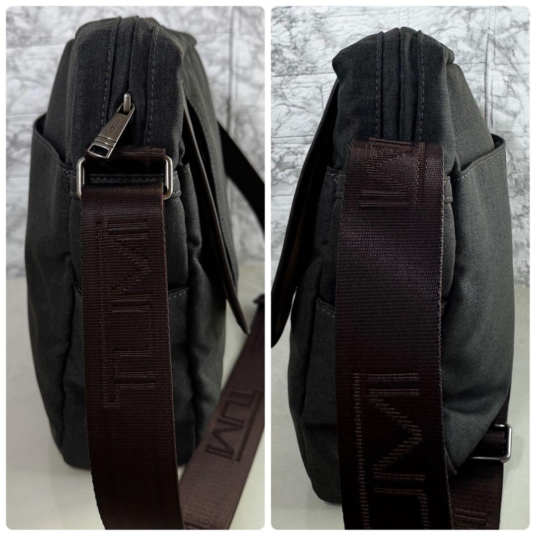 【美品】TUMI トゥミ　ショルダーバッグ　クロスボディ　メンズ　グレー　希少