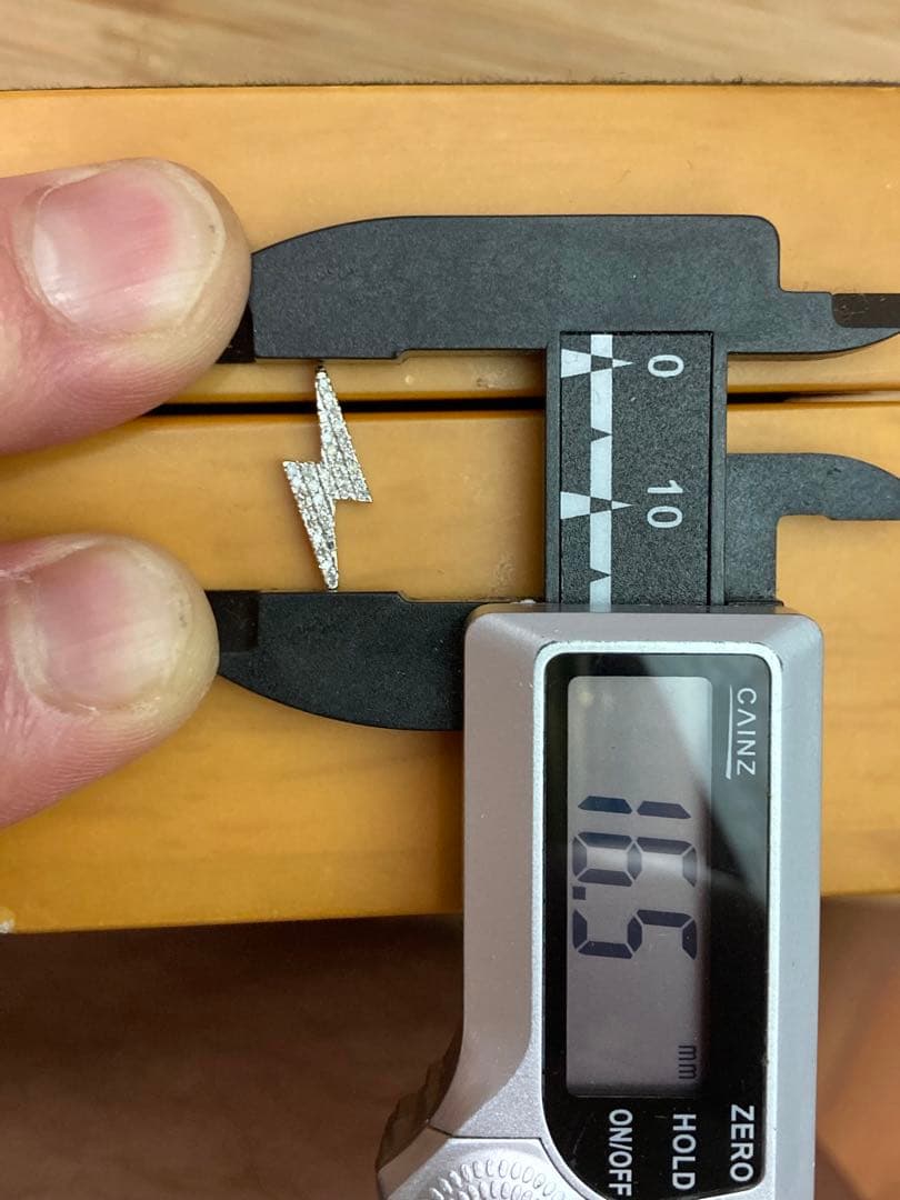 avalanche 10k yg 天然ダイヤモンド ピアス サンダー アバランチ