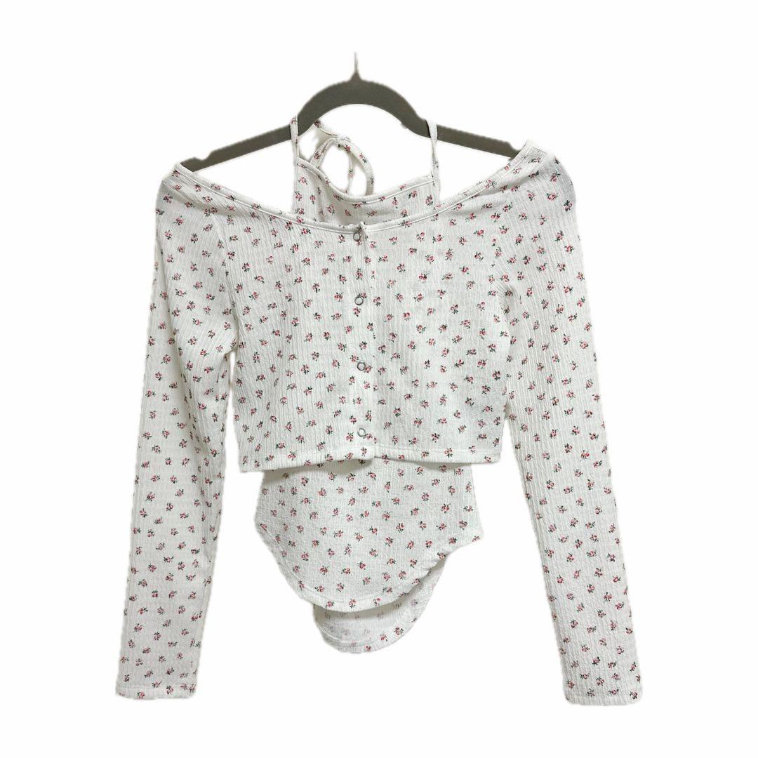 未使用品LILY BROWNホルターキャミセットカットトップス （FLOWER）