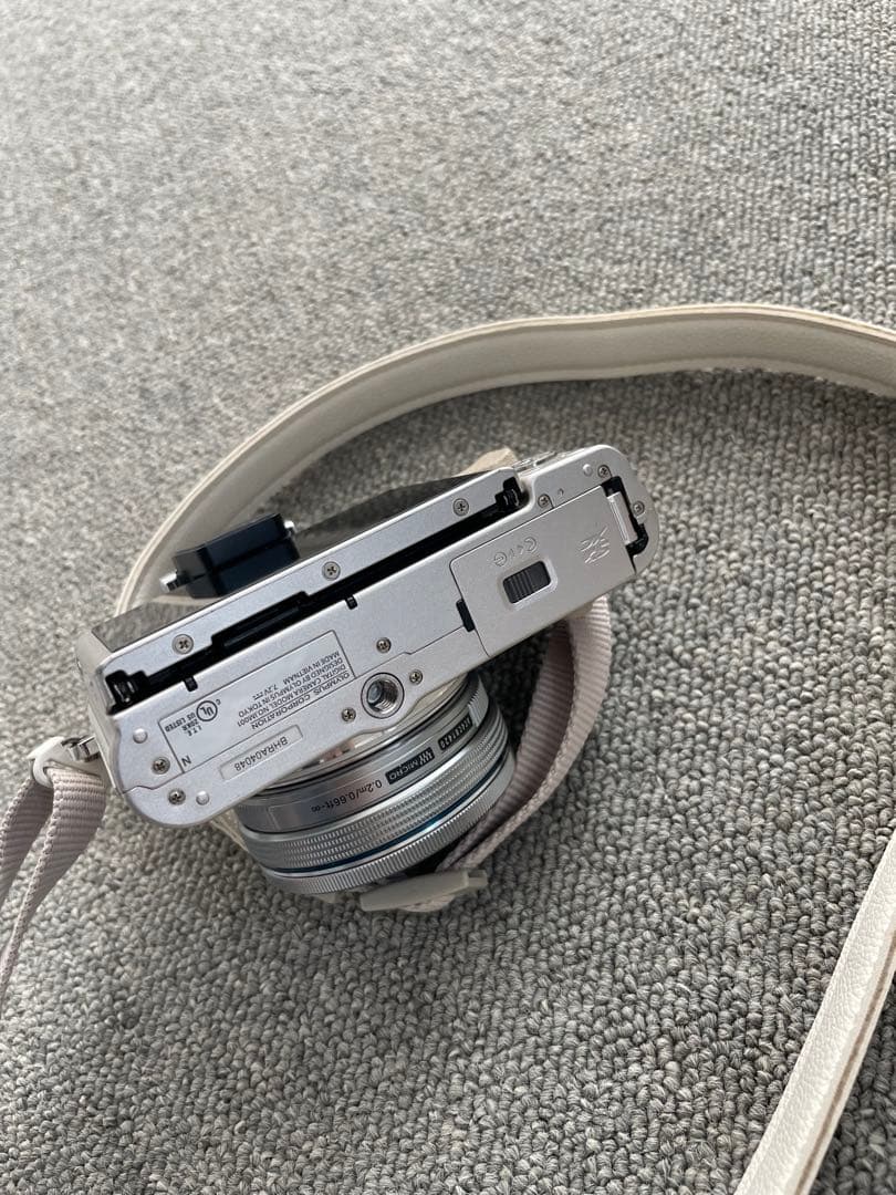 値下げ　OLYMPUS E-PL8 カメラ　一眼レフ　デジカメ　カメラ