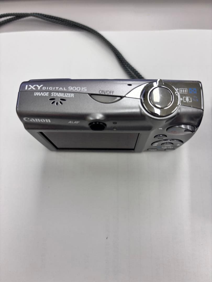 Canon IXY Digital 900 IS 本体と充電器