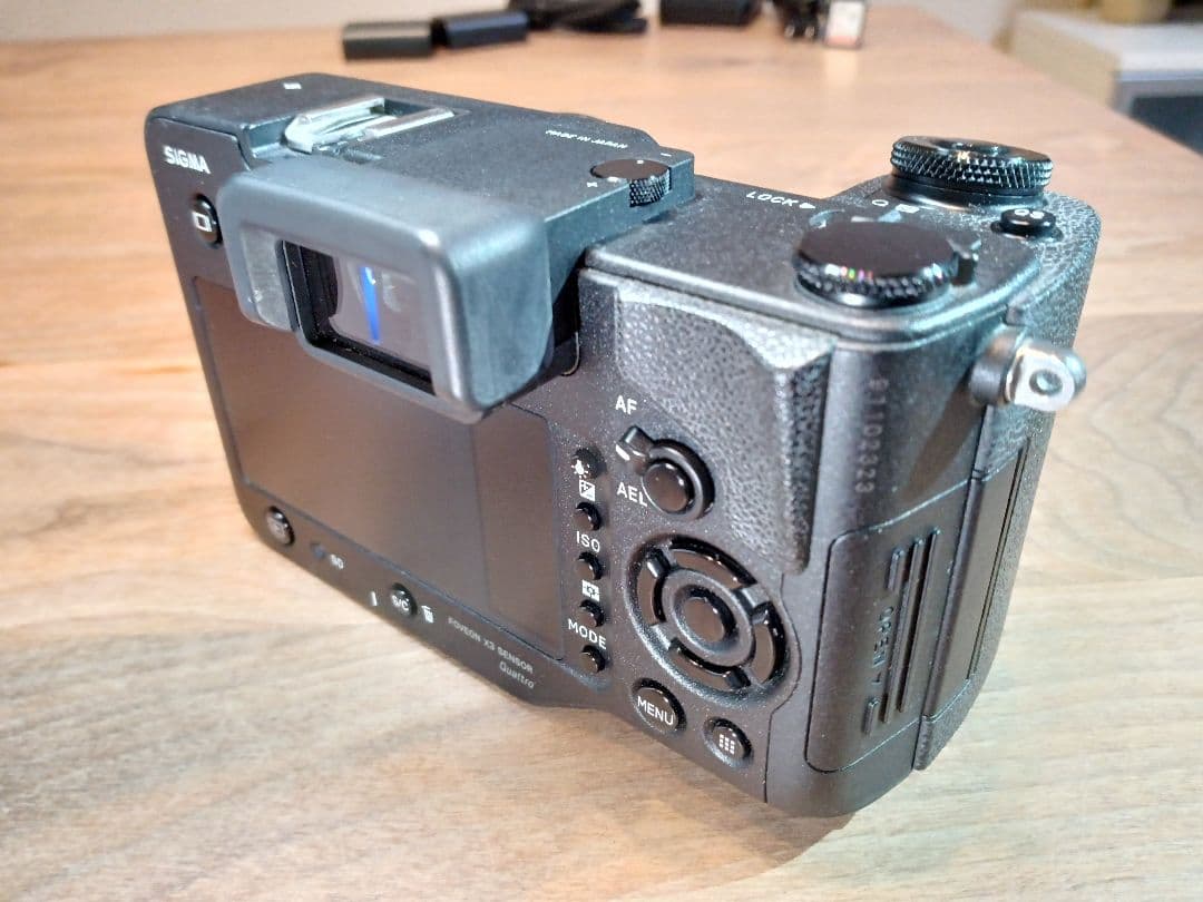 H*o様 【バッテリー計2個+SDカード】SIGMA sd quattro ボデ