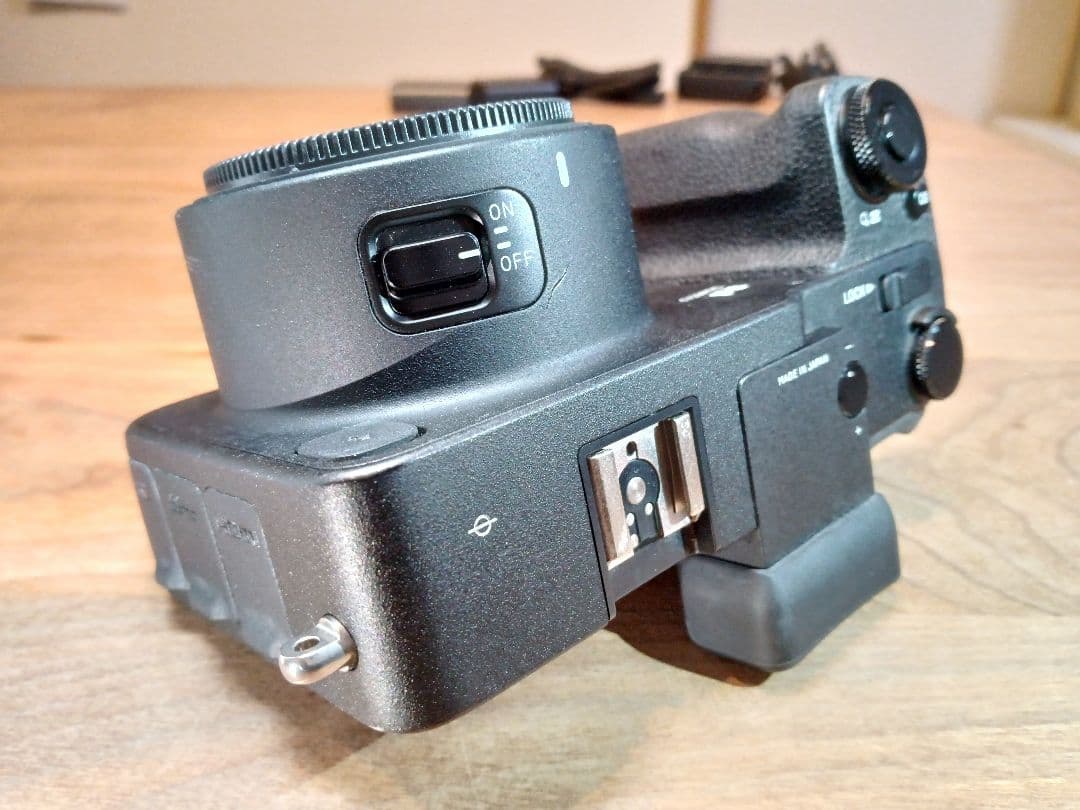 H*o様 【バッテリー計2個+SDカード】SIGMA sd quattro ボデ