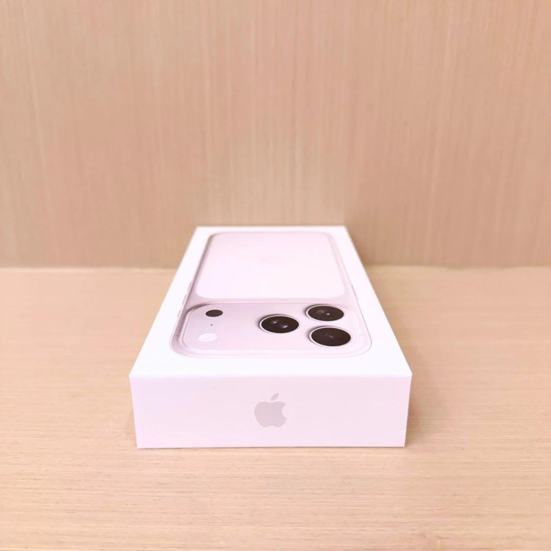 iPhone17 Pro 512GB シルバー　未開封 物理SIM対応 海外版