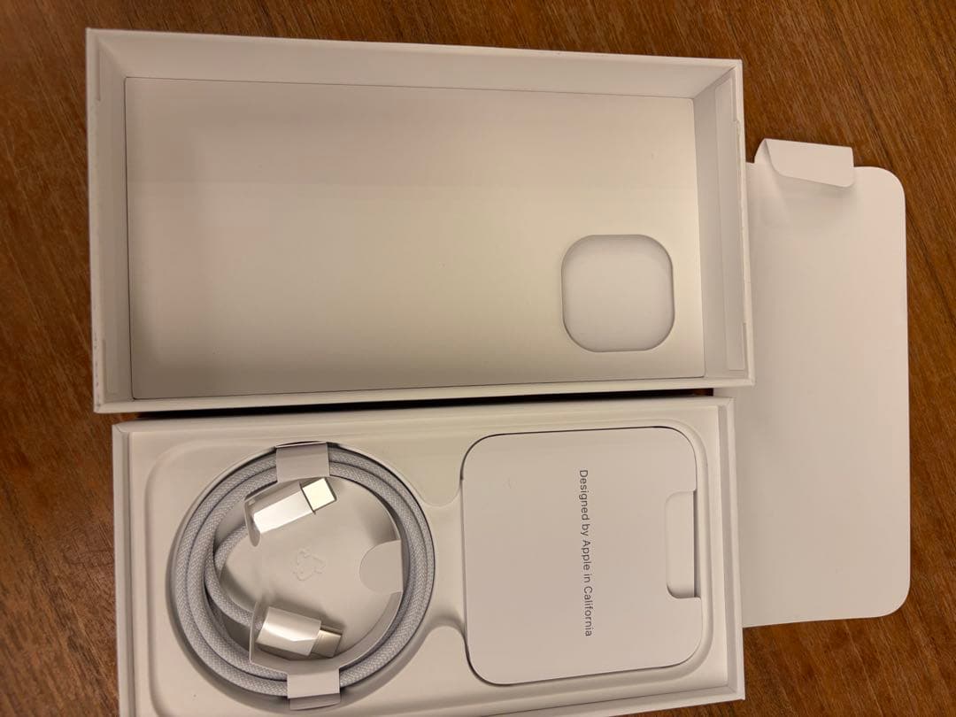 iPhone 15 ブラック　128GB SIMフリー アップルストア購入