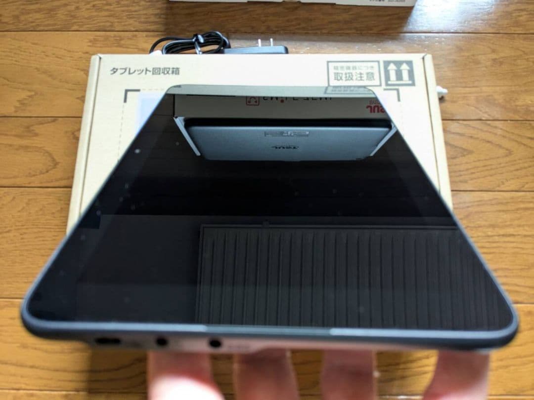 【送料込】【引取割引】 京セラ　ＫＣ-Ｔ３０３ＤＴ　アンドロイド１３　日本製　②