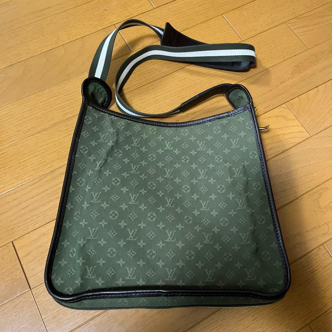 ルイヴィトン　モノグラムミニ ブザス マリーケイト ショルダーバッグ　斜め掛け