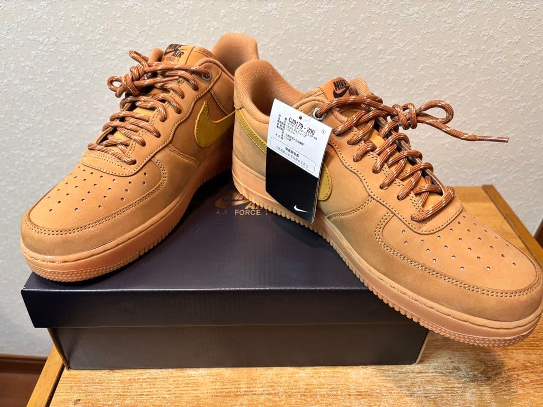 靴 NIKE AIR FORCE 1 07 WB