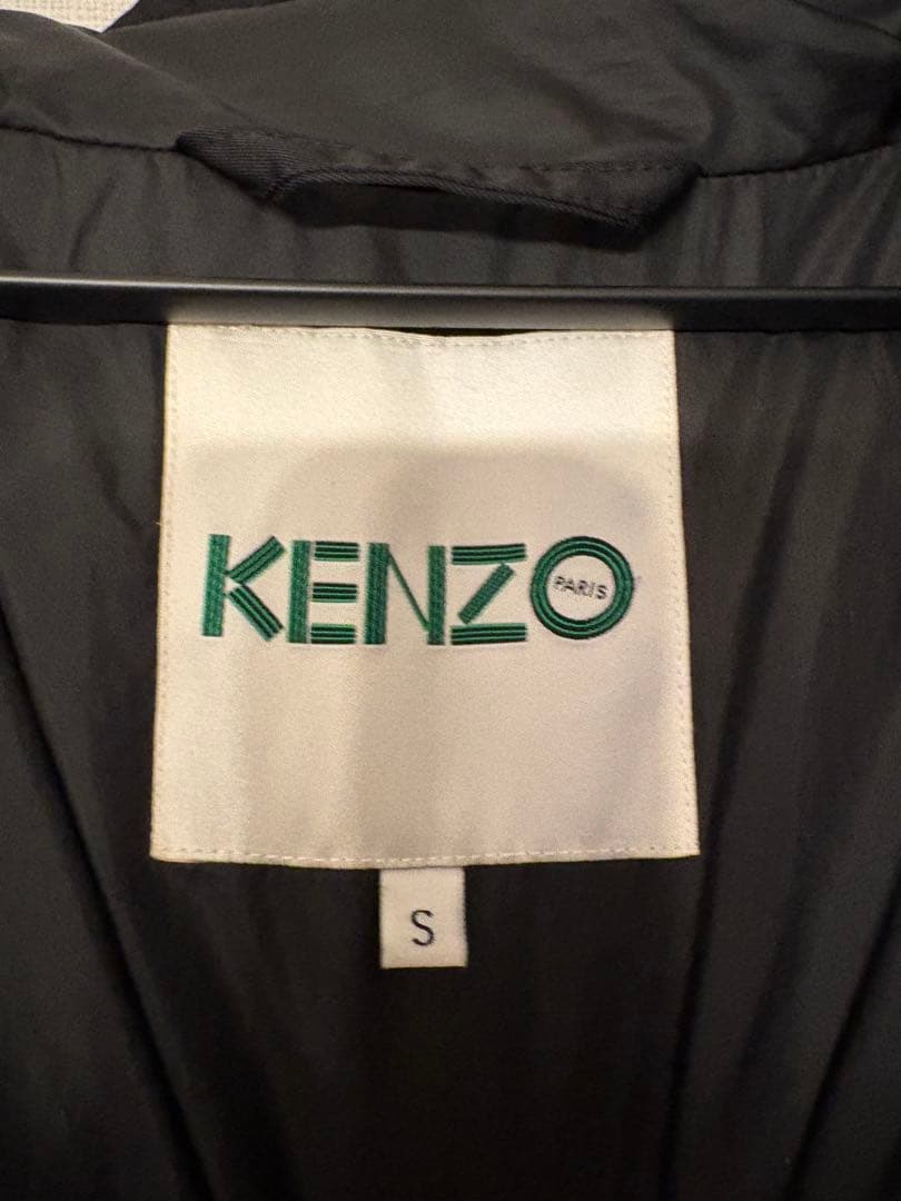 Kenzo ブラックダウンジャケット フード付き