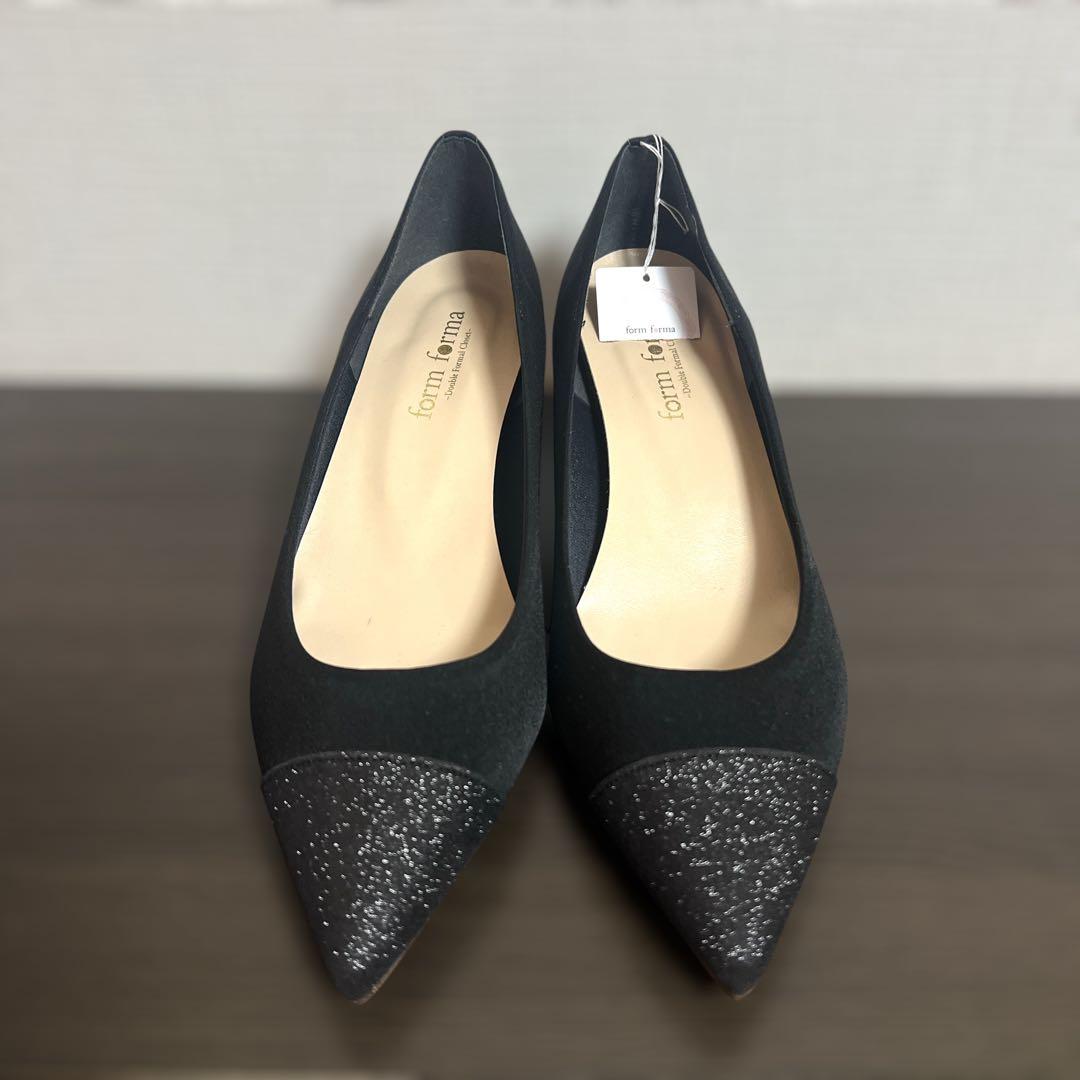 新品タグ付き　form forma ポインテッドトゥ ラメパンプス　24.5　黒