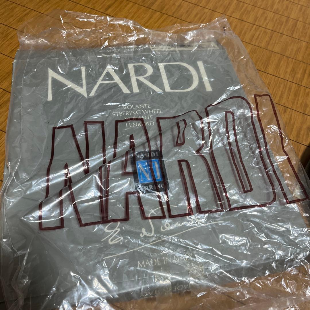 劇レア　新品　ナルディ　クラッシク　３３０ｍｍ　ＮＡＲＤＩ　ＣＬＡＳＳＩＣ 織戸
