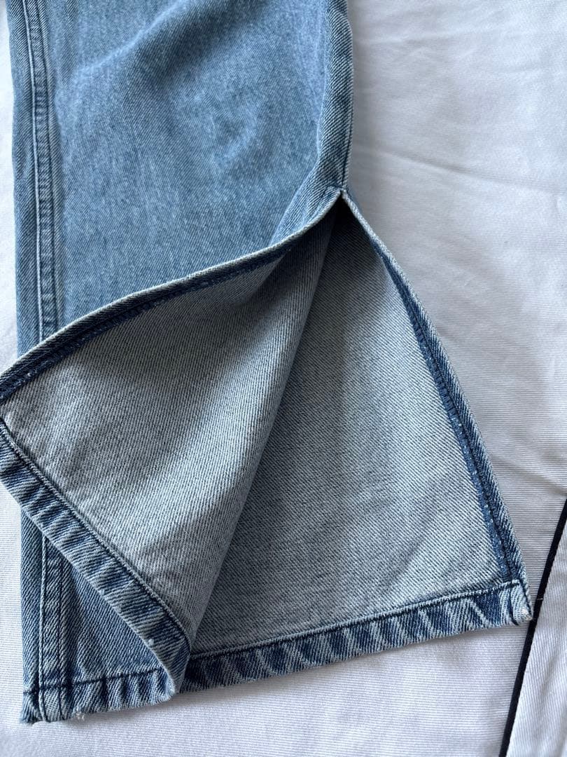 高級　ニナリッチ　ロゴ入り　スリットデニムパンツ　24サイズ　¥98000