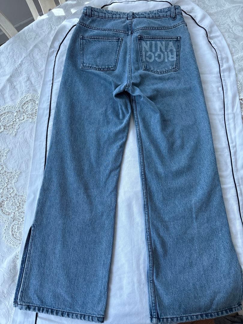 高級　ニナリッチ　ロゴ入り　スリットデニムパンツ　24サイズ　¥98000
