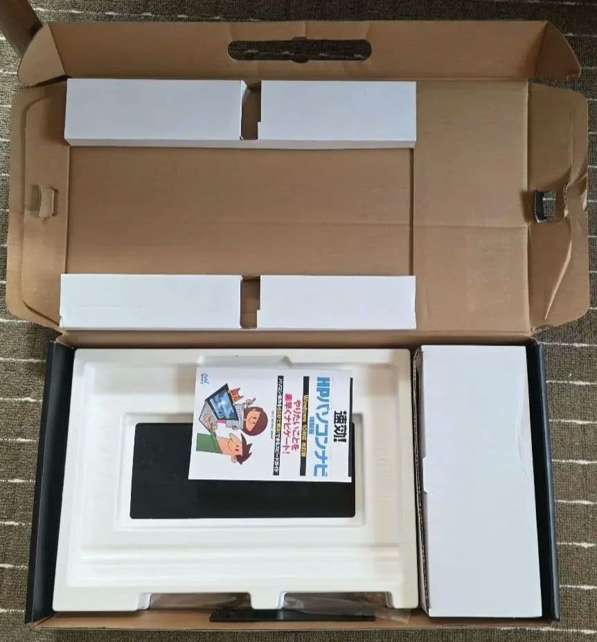 HP ENVY Laptop 15-ep0xxx 箱付き中古