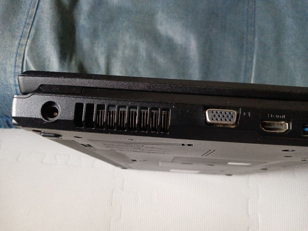 富士通ノートパソコンA579 i5第8世代　Windows11 Office