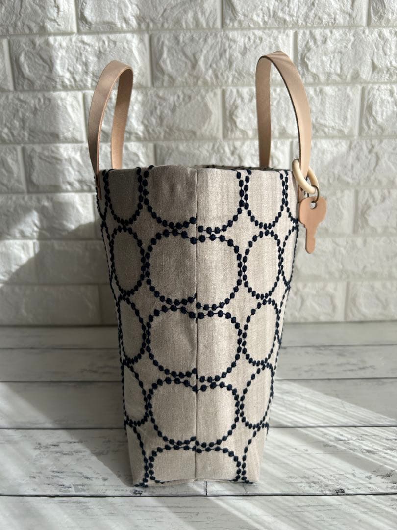 【1036】ミナペルホネンタンバリントートバッグ　ベージュ×ネイビー