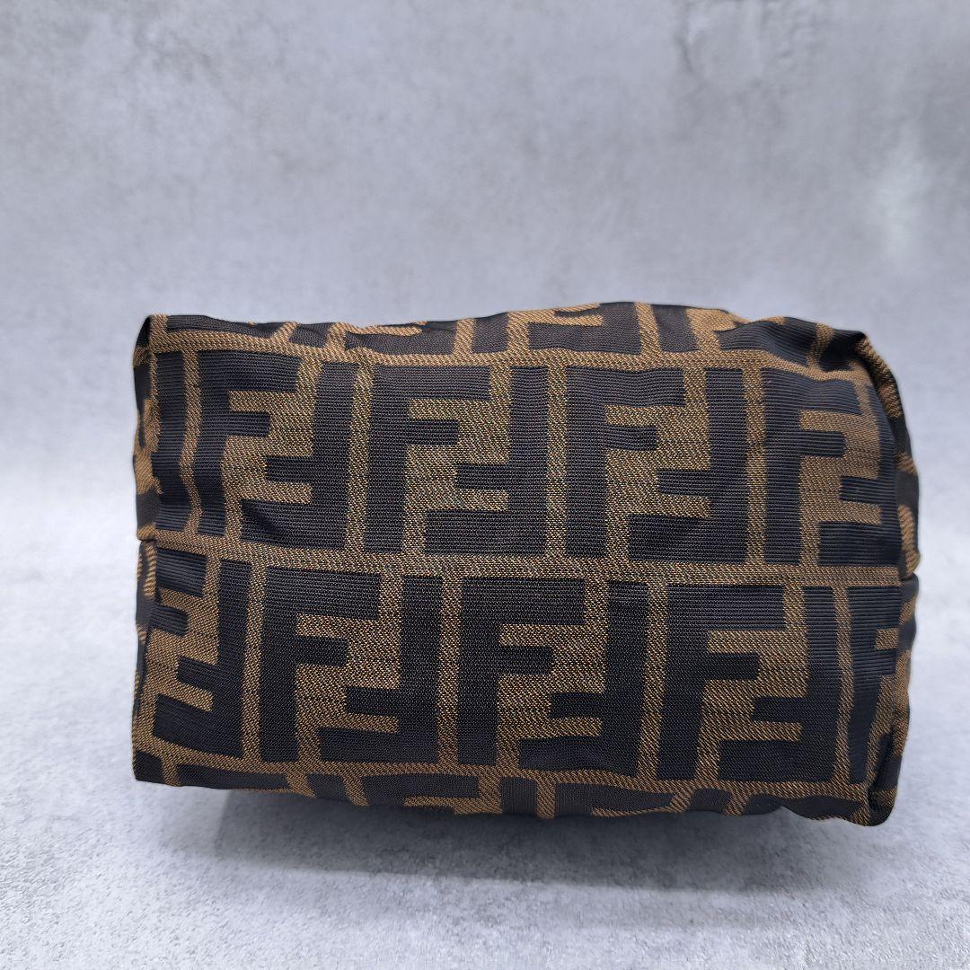 FENDI フェンディ ズッカ柄 ポーチ レザー ナイロン 小物入れ