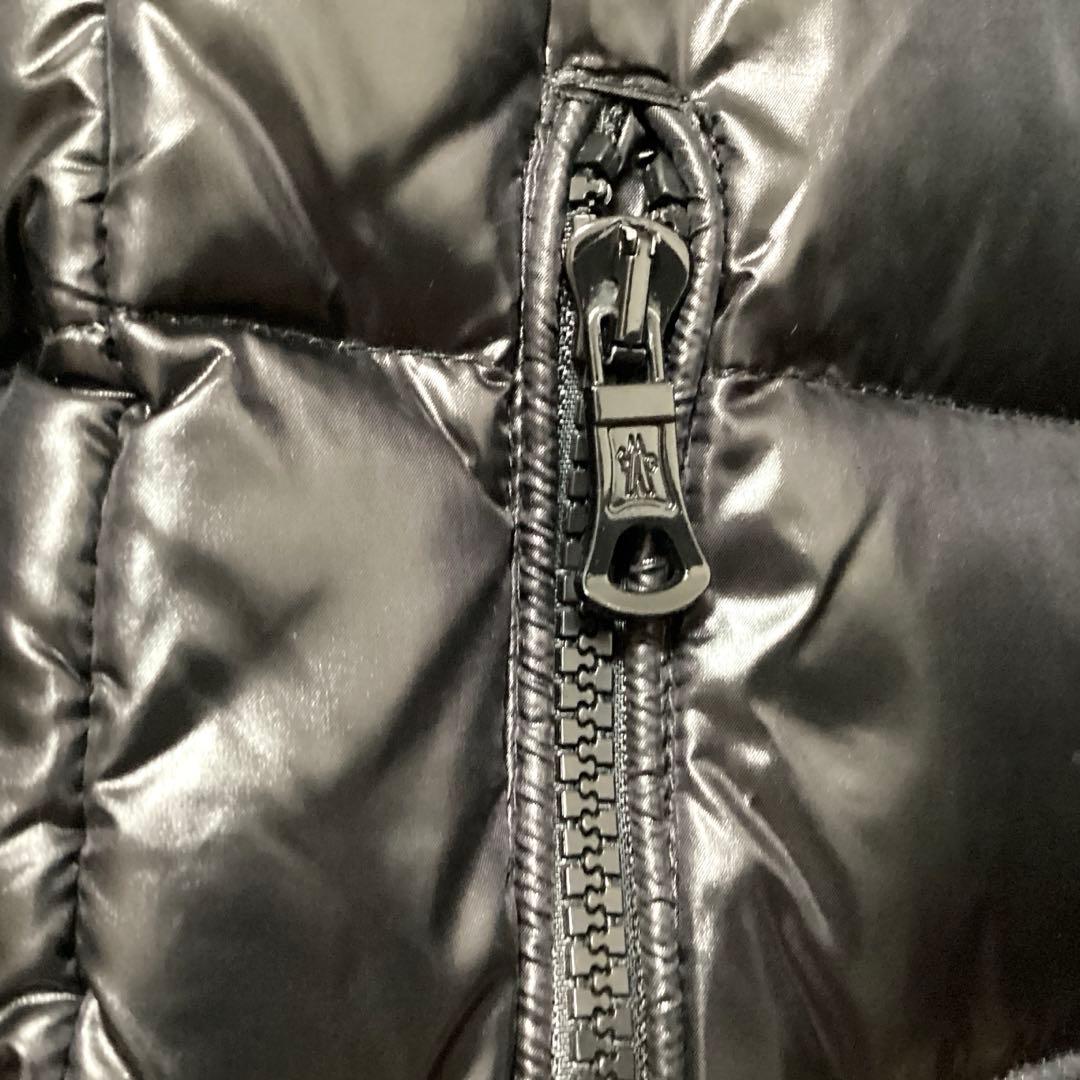 ブラック　ダウン　ジャケット レディース　フォックスファー付き