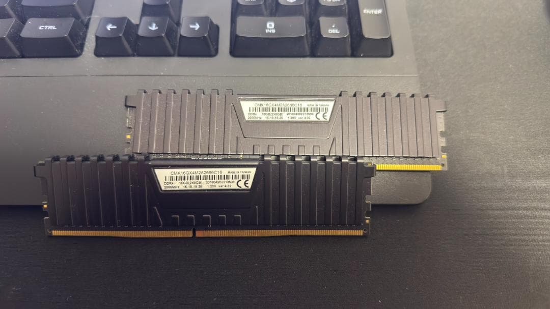 CORSAIR LPX DDR4 16GB メモリ (8GB*2)