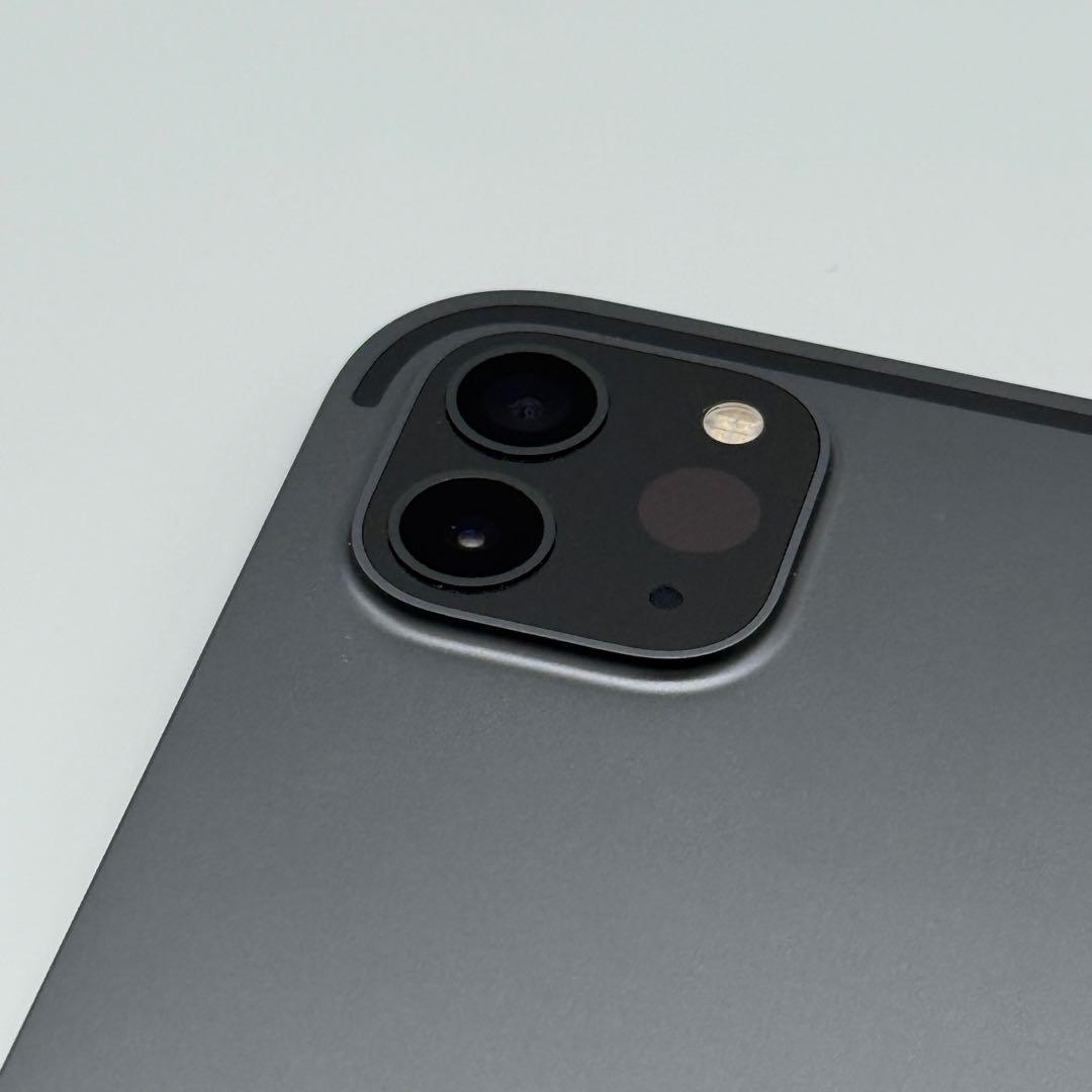 iPad Pro 12.9　第四世代　256G スペースグレイ　キーボード付き