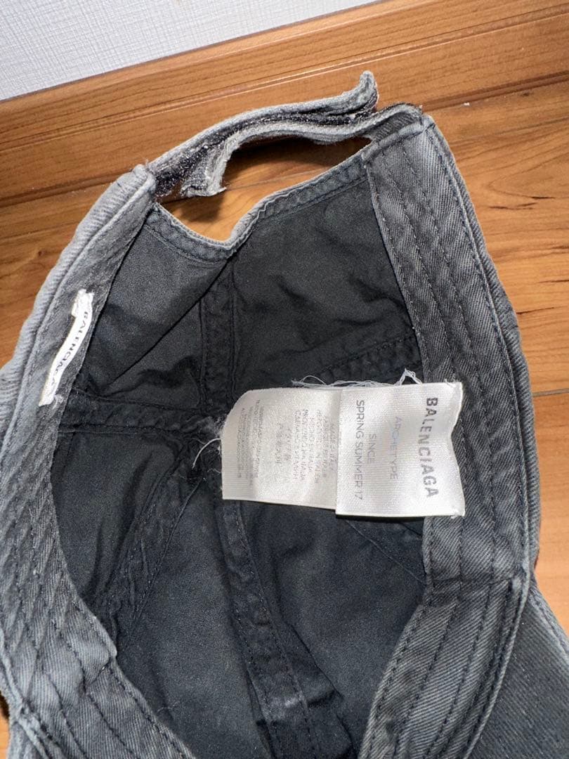 バレンシアガ　キャップ