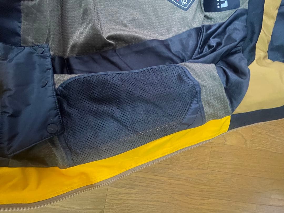 241スノーボードウェアセットアップ上下Gore-Tex