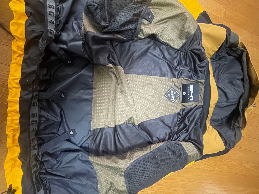 241スノーボードウェアセットアップ上下Gore-Tex