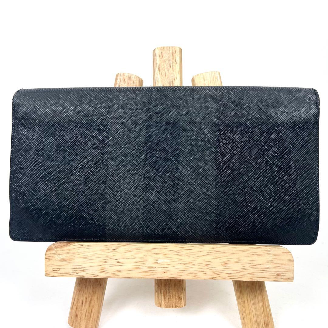 バーバリー　長財布　シャドーチェック　ロゴプレート　二つ折り　レザー　ブラック